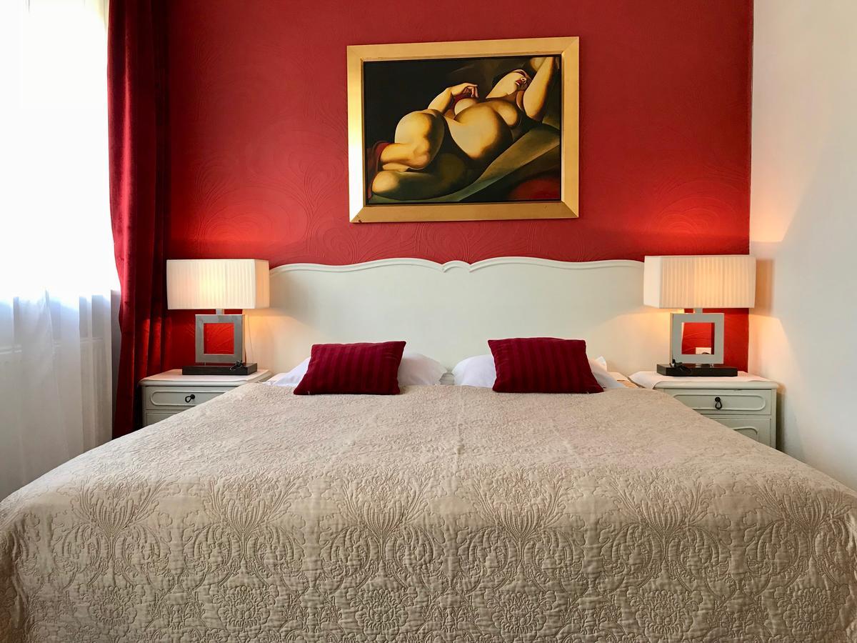 Hotel Wenus Казимеж Долни Екстериор снимка