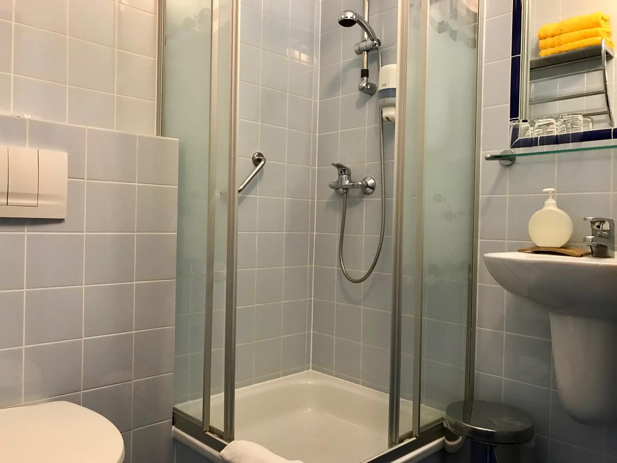 Hotel Wenus Казимеж Долни Екстериор снимка