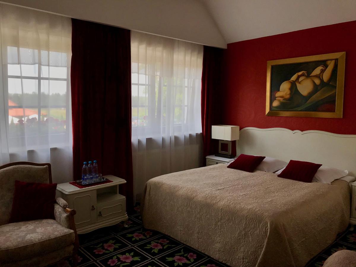 Hotel Wenus Казимеж Долни Екстериор снимка